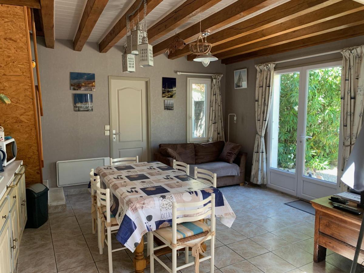 Maison De Pays Au Centre Du Village Saint-Martin-de-Ré Zewnętrze zdjęcie